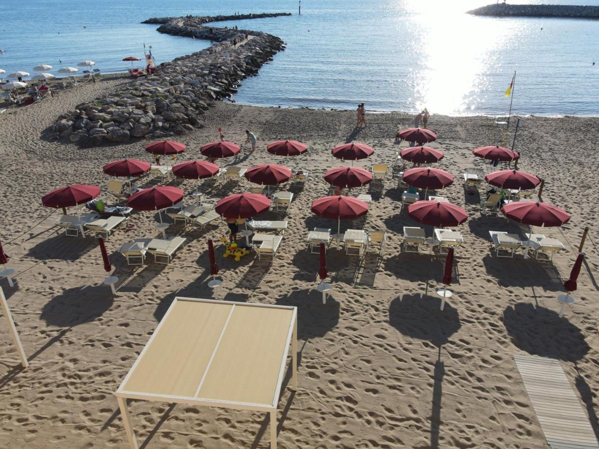 Miio Hotel San Vincenzo Exterior photo